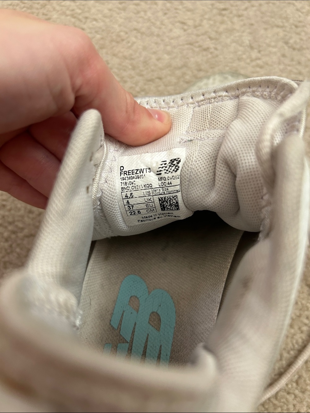 New Balance White Cleats with Light Blue Tongue Accent (freeze) - Picture 4 of 6
